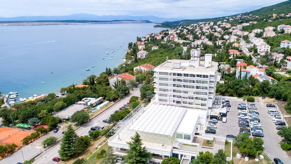 Hotel Omorika Crikvenica Exterior photo